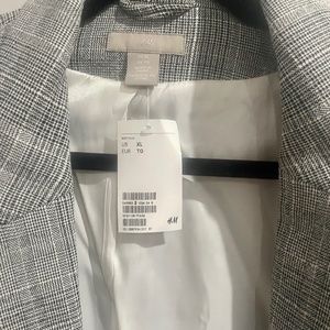H&M NWT Black/Haundstooth fitted blazer